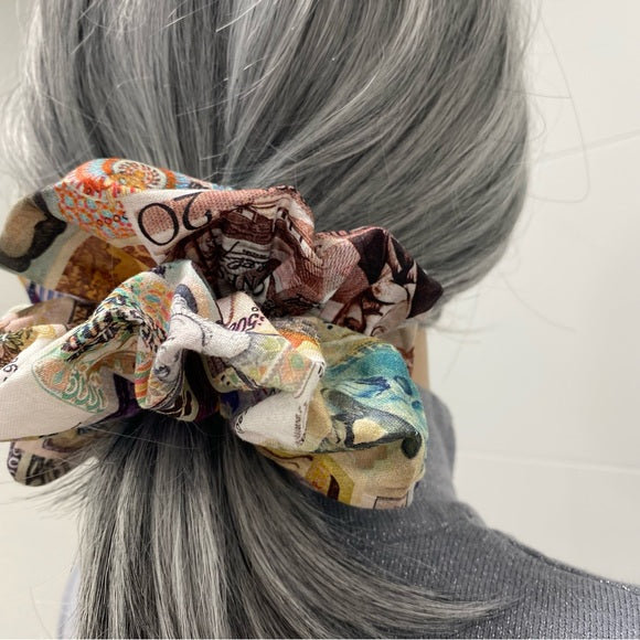 Foreign Currency Print Hair Scrunchie. Multicolor. Medium