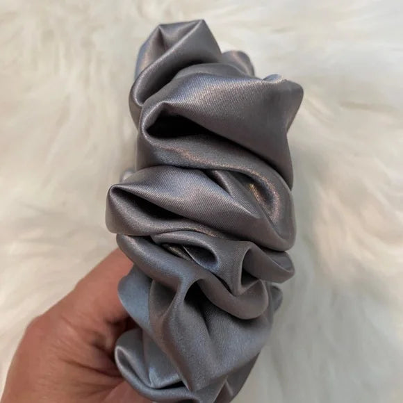 Satin Hair Scrunchie. Gray. Medium