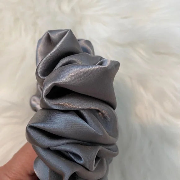 Satin Hair Scrunchie. Gray. Medium
