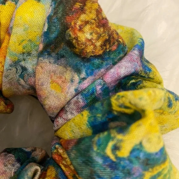 Medium Garden Flower Painting Cotton Scrunchie – Medium Size 100% Cotton Hair Accessory for Thick Hair, Ponytails & Buns