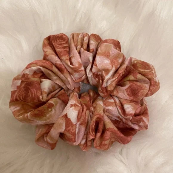 Rose Print Print Hair Scrunchie. Pink Multi. Medium