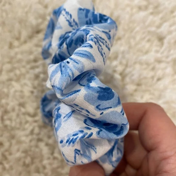 Floral Hair Scrunchie. Blue/White. Smal (Mini)