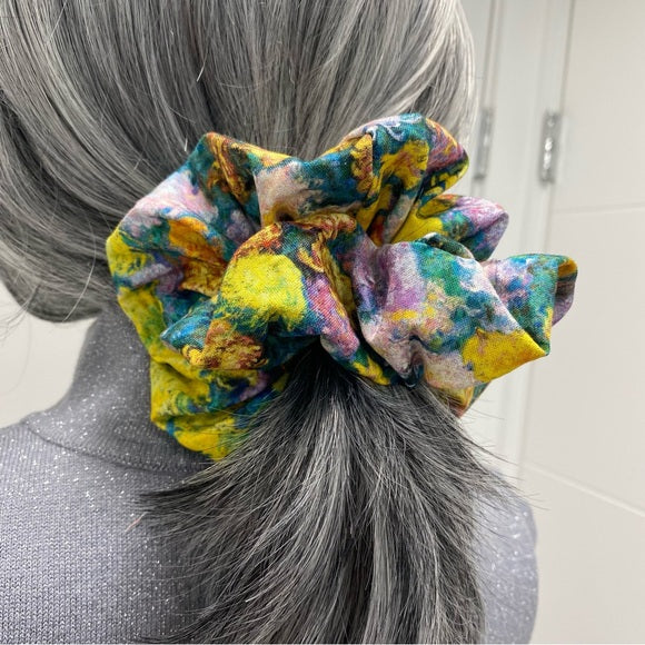 Medium Garden Flower Painting Cotton Scrunchie – Medium Size 100% Cotton Hair Accessory for Thick Hair, Ponytails & Buns