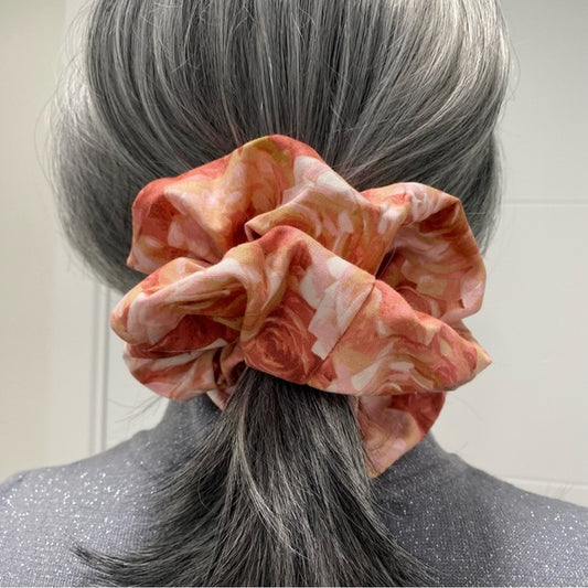 Rose Print Print Hair Scrunchie. Pink Multi. Medium