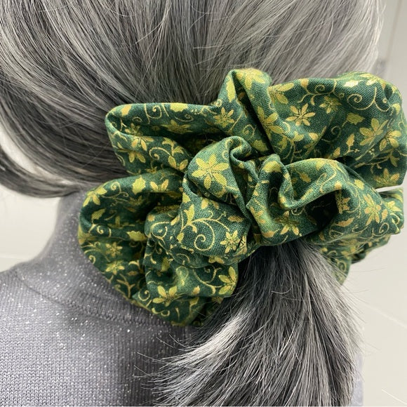 Christmas Hair Scrunchie. Christmas Print. Multicolor . Medium