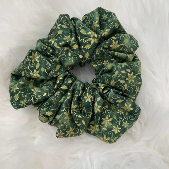 Christmas Hair Scrunchie. Christmas Print. Multicolor . Medium