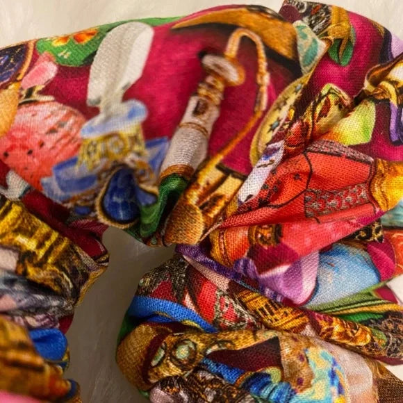 Perfume Bottles Print Hair Scrunchie. Multicolor. Medium