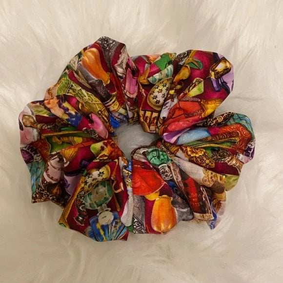 Perfume Bottles Print Hair Scrunchie. Multicolor. Medium