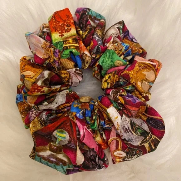 Perfume Bottles Print Hair Scrunchie. Multicolor. Medium