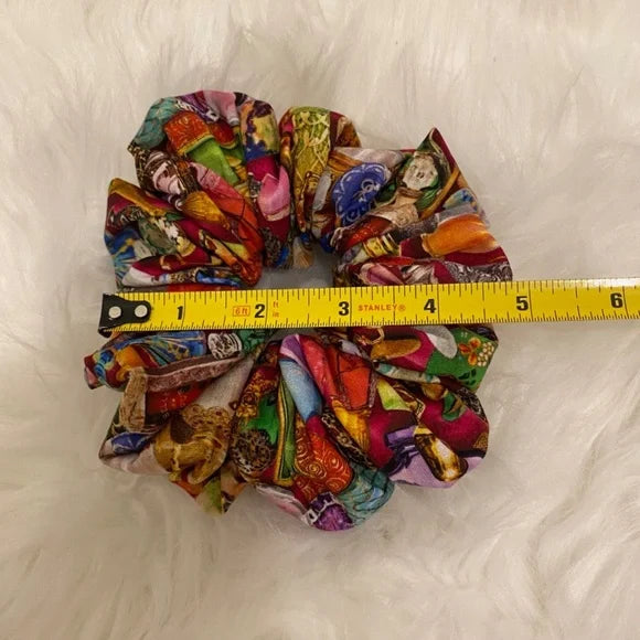 Perfume Bottles Print Hair Scrunchie. Multicolor. Medium