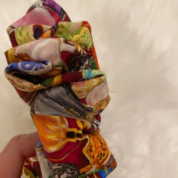 Perfume Bottles Print Hair Scrunchie. Multicolor. Medium