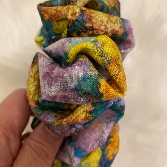 Medium Garden Flower Painting Cotton Scrunchie – Medium Size 100% Cotton Hair Accessory for Thick Hair, Ponytails & Buns