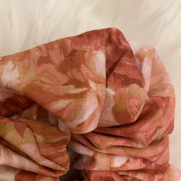Rose Print Print Hair Scrunchie. Pink Multi. Medium