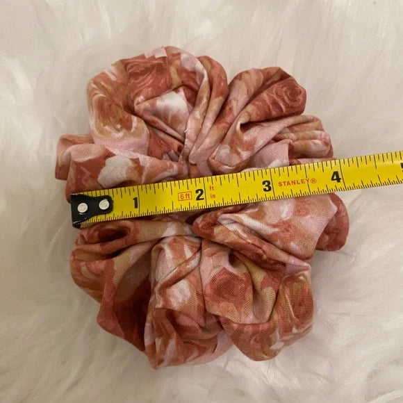 Rose Print Print Hair Scrunchie. Pink Multi. Medium