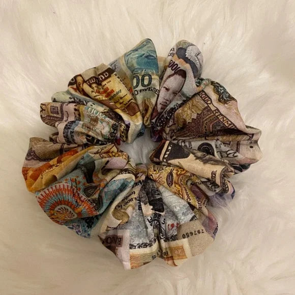Foreign Currency Print Hair Scrunchie. Multicolor. Medium