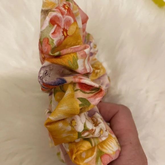 Floral Hair Scrunchie. Multicolor . Medium