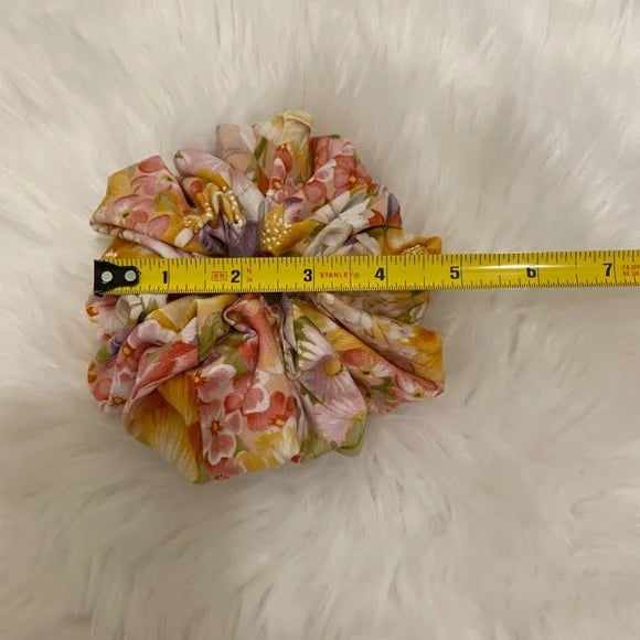 Floral Hair Scrunchie. Multicolor . Medium