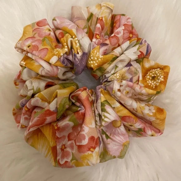 Floral Hair Scrunchie. Multicolor . Medium