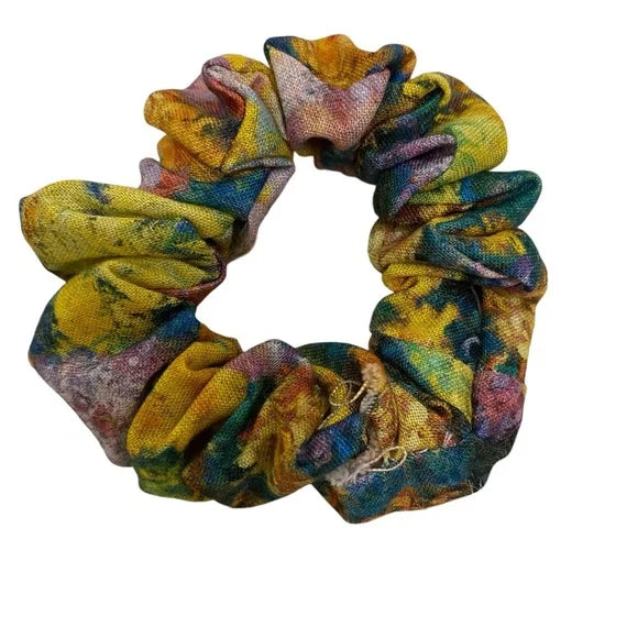 Garden Flower Painting Print Hair Scrunchie. Multicolor. Small (Mini)