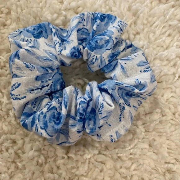 Floral Hair Scrunchie. Blue/White. Smal (Mini)