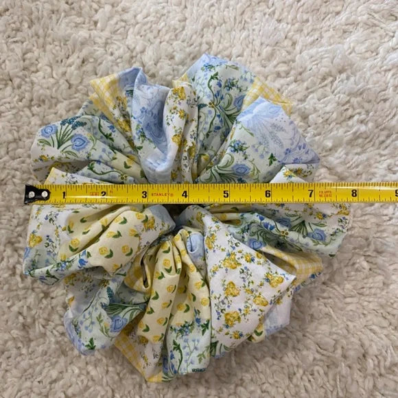 Floral Hair Scrunchie. Multicolor . XL