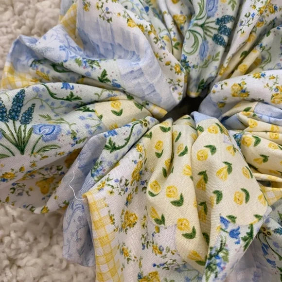 Floral Hair Scrunchie. Multicolor . XL