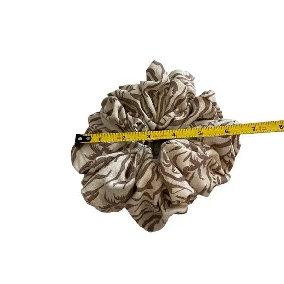 Hair Scrunchie. Multicolor. XL. Tiger Print. Brown/Cream