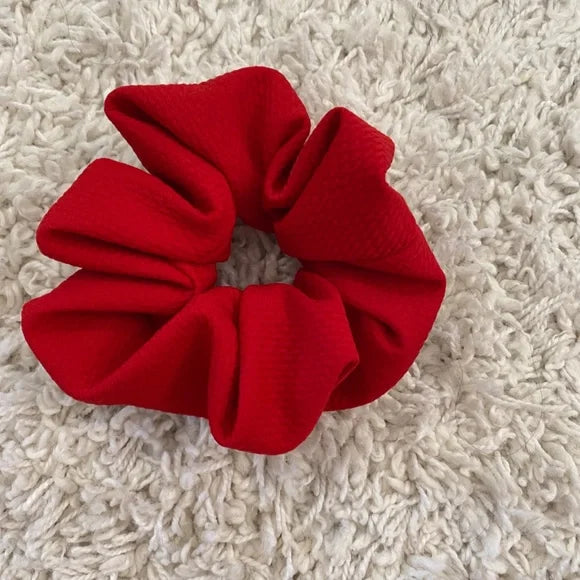 Women's Hair Scrunchie. Red. Medium