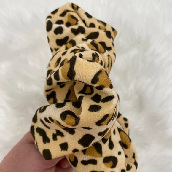 Women's Hair Scrunchie. Leopard Print. XL. Multicolor