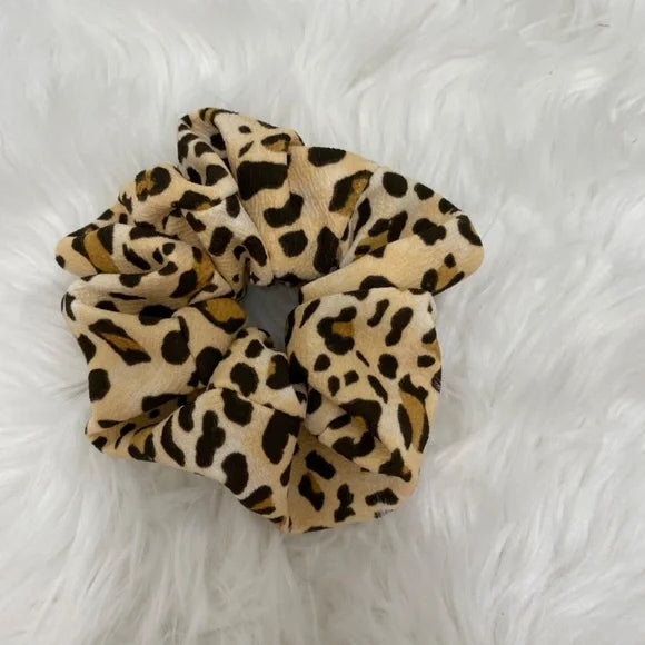 Women's Hair Scrunchie. Leopard Print. Medium