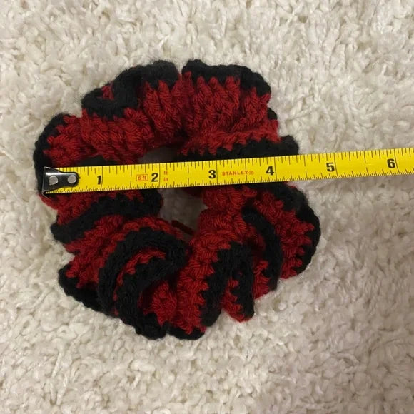 Two Tone Ruffled Crochet Hair Scrunchie. Red/Black. Medium