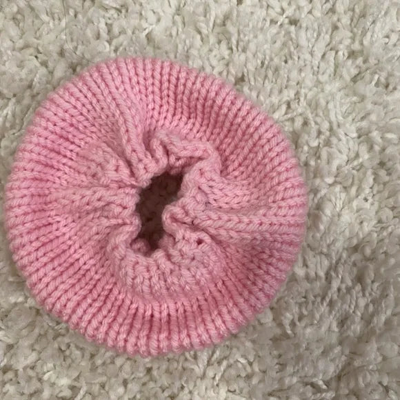 Women's Knitted Donut Shape Hair Scrunchie. Pink. Large.