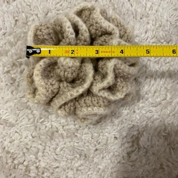 Women's Two-Tone Ruffled Crochet Hair Scrunchie. Beige/Cream. XL