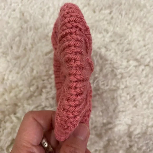Women's Knitted Donut Shape Hair Scrunchie. Pink. Medium