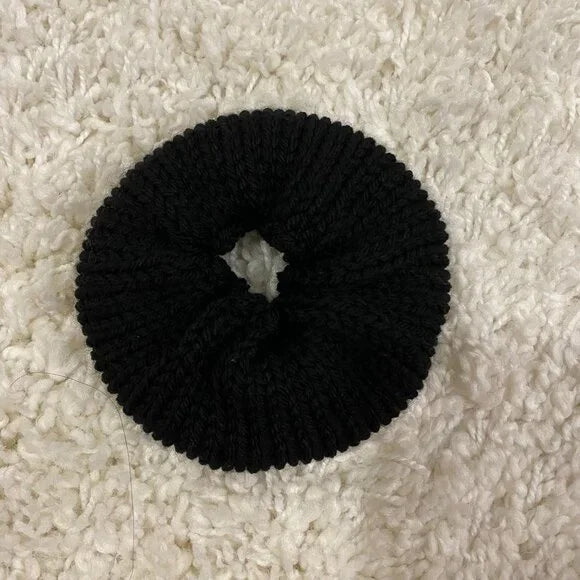 Women's Knitted Donut Shape Hair Scrunchie. Black. Large